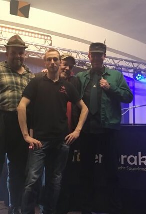 Feier mit DJ Manu (beschnitten) DJ Hochzeit
DJ Geburtstag
DJ Karneval
DJ Firmenfeier
DJ Medebach
DJ Marburg
DJ Gießen
DJ Fernwald
DJ Biedenkopf
DJ Hochsauerlandkreis
DJ Annerod
DJ Steinbach
DJ Reiskirchen
DJ Grünberg
DJ Butzbach
FJ Kirchhain
DJ Dillenburg
DJ Frankenberg
Hochzeits DJ
Geburtstags DJ 
DJ Winterberg
DJ Laubach